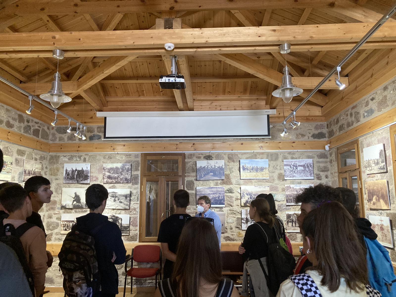 IMG-a88947b074d8e6d68f09a5b9bf3a43b1-V